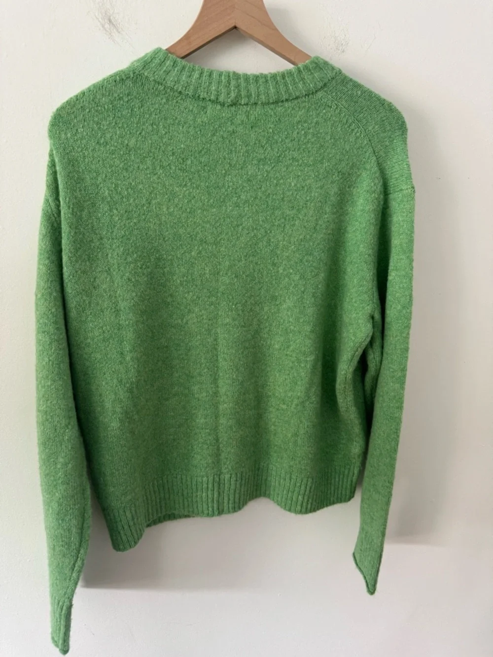 NWT American Eagle Outfitters Green Crewneck Sweater Small